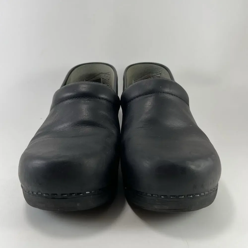 Dansko XP 2.0 Clogs Womens Size 40, US Size 9.5-10 Black Slip Resistant Work